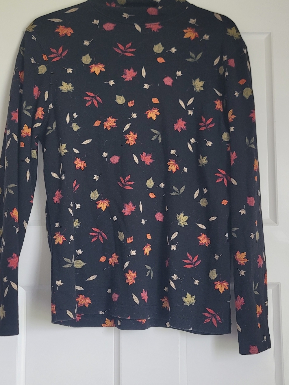 Vintage Croft & Barrow Black Long Sleeve Tee with Autumn Leaf Print